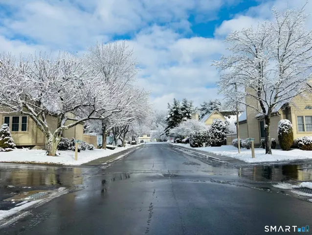 $365,000 | 26 Darling Crossing, Norwich, CT 06360