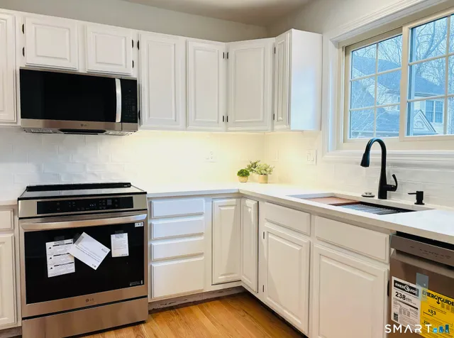 $365,000 | 26 Darling Crossing, Norwich, CT 06360