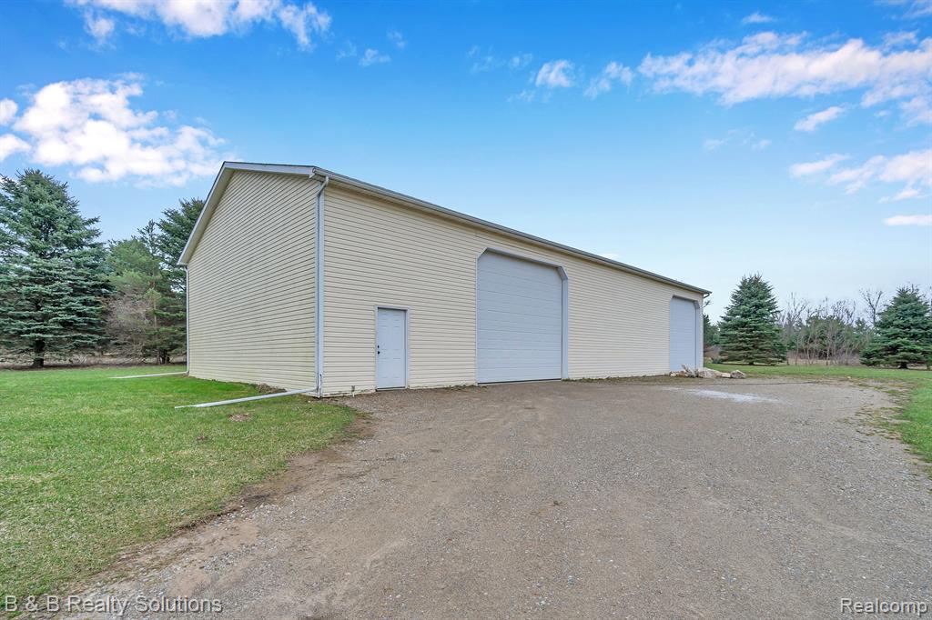 5708 Martus Road North Branch, MI 48461 - Photo 2 of 41