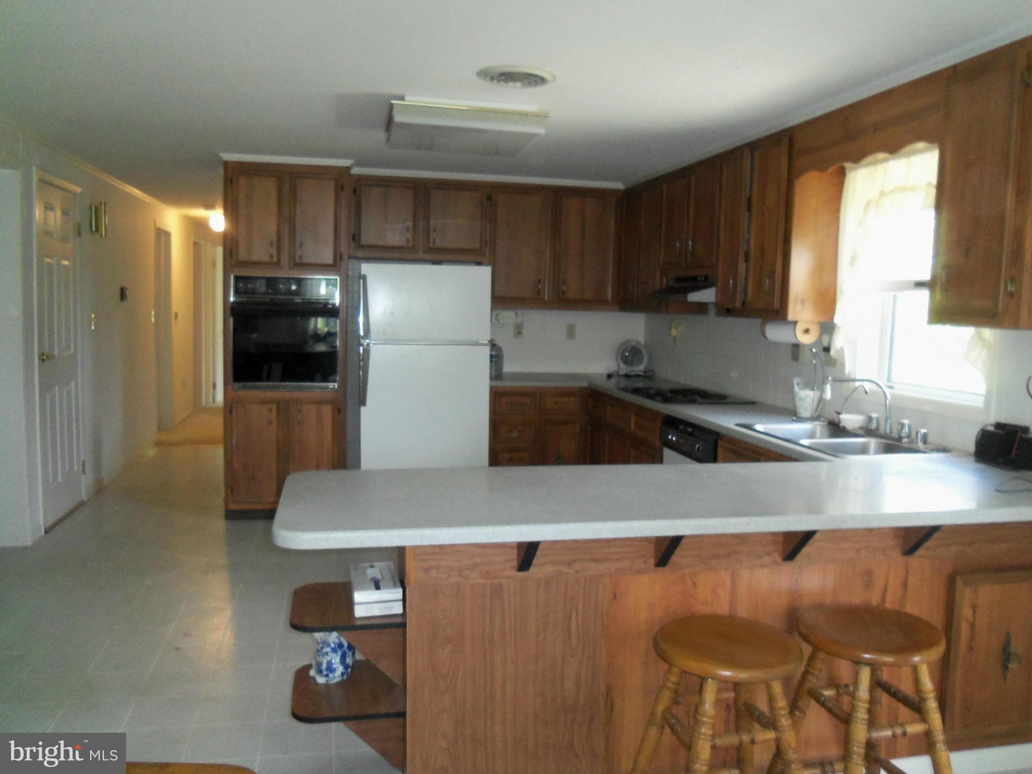 2370 Uniontown Road Westminster, MD 21158 - Photo 9 of 14 Kitchen