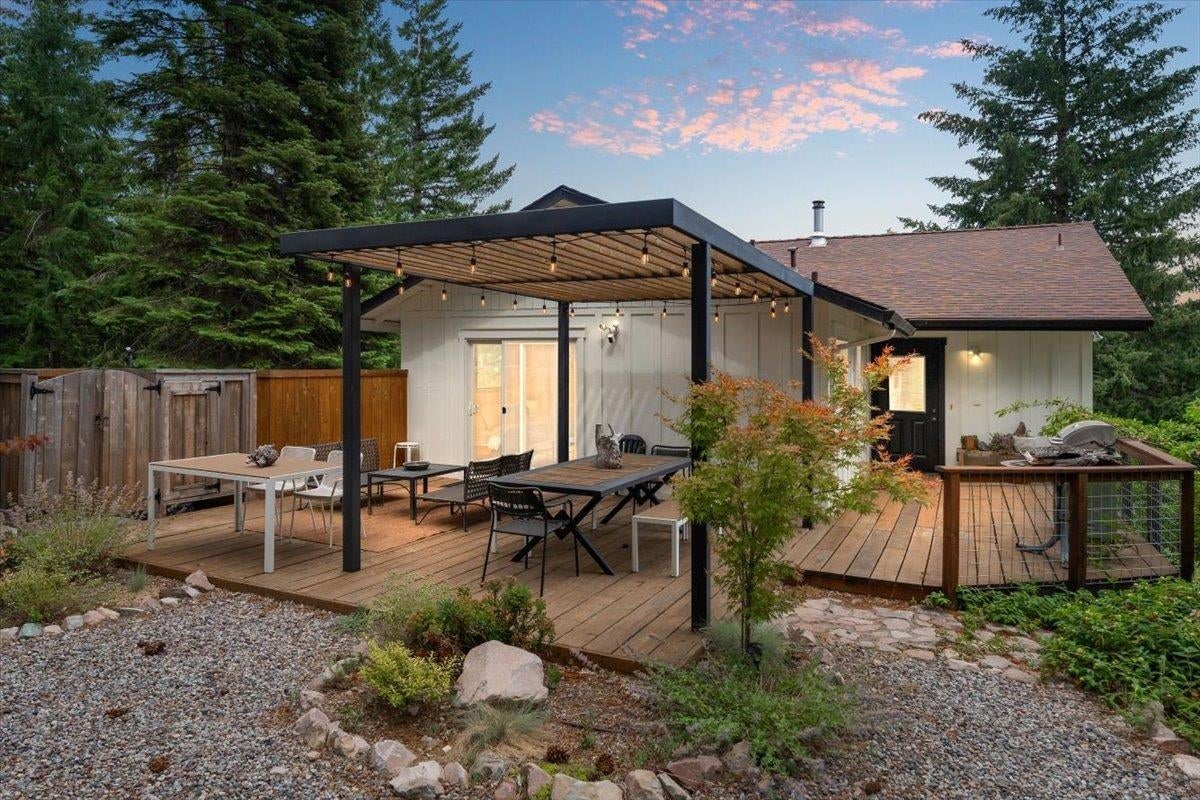 3409 North Old Stage Road Mount Shasta, CA 96067 - Photo 2 of 43 Gallery Image 2