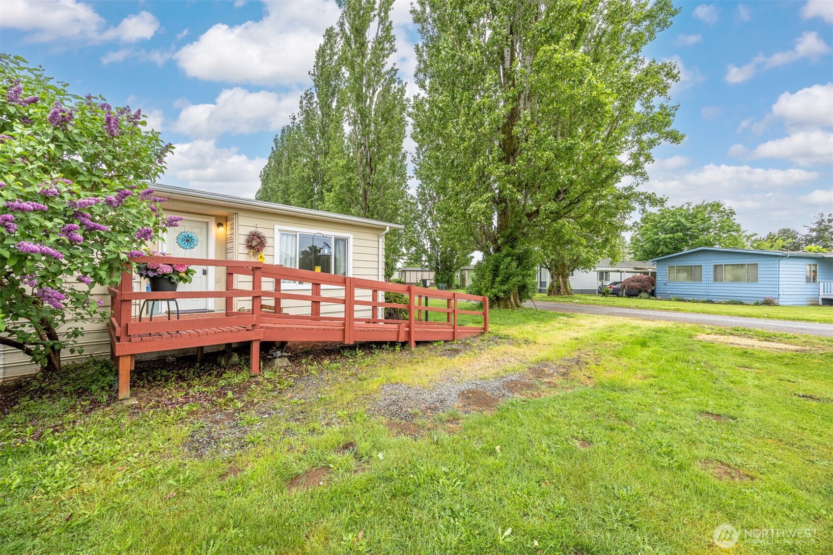 380 East Pole Road, Unit 20 Lynden, WA 98264 - Photo 2 of 37 Gallery Image 2
