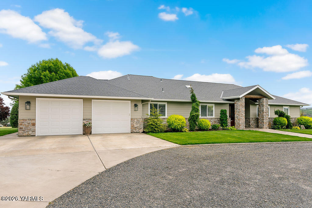 181 Valley View Road Yakima, WA 98908 - Photo 2 of 43 181ValleyViewRdExtUpdate-5