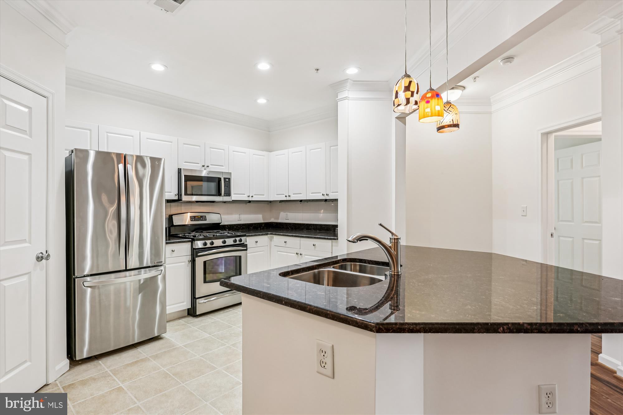 23 Arch Place, Unit 273 Gaithersburg, MD 20878 - Photo 14 of 103 Kitchen