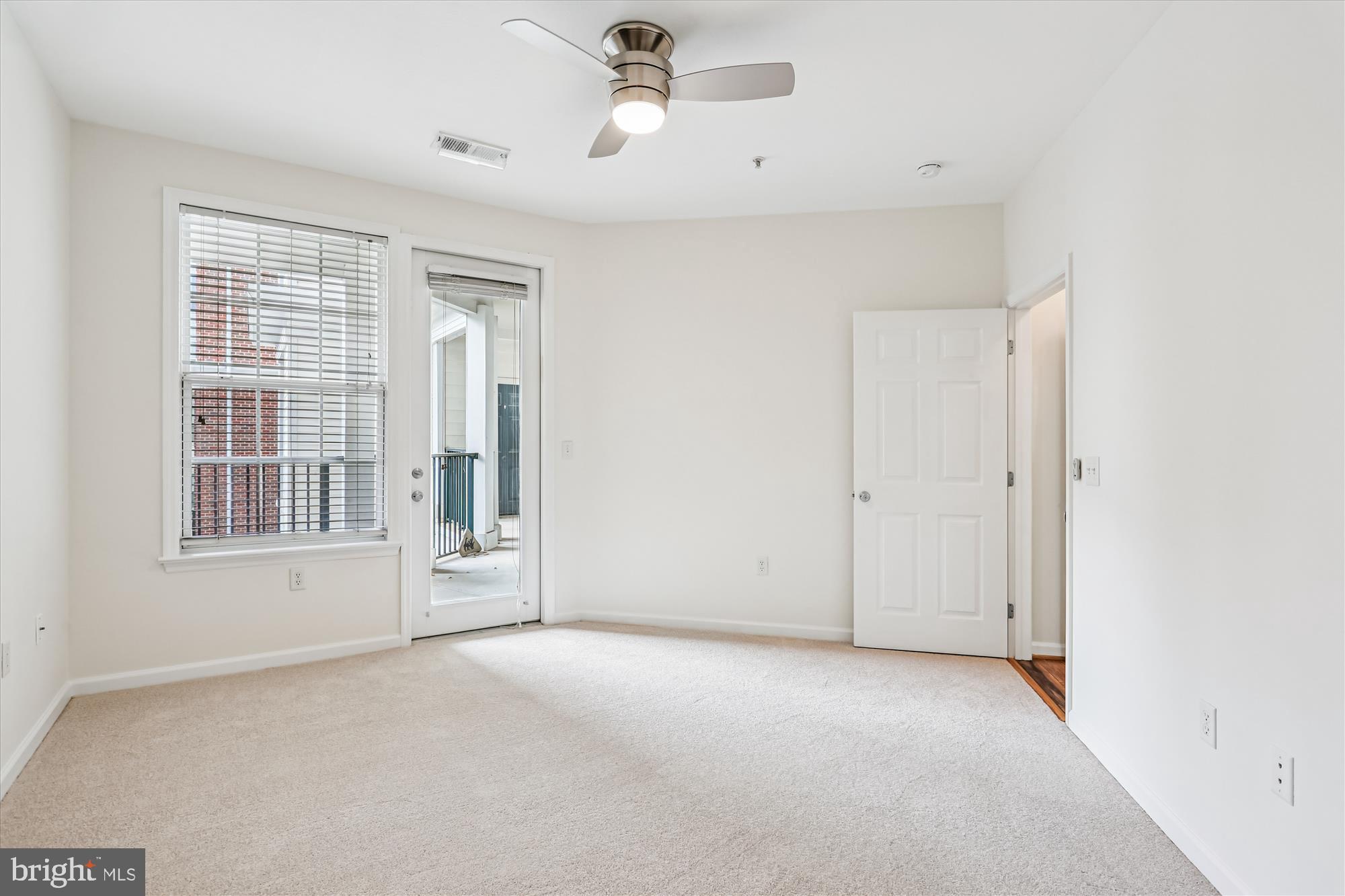 23 Arch Place, Unit 273 Gaithersburg, MD 20878 - Photo 22 of 103 Primary Bedroom