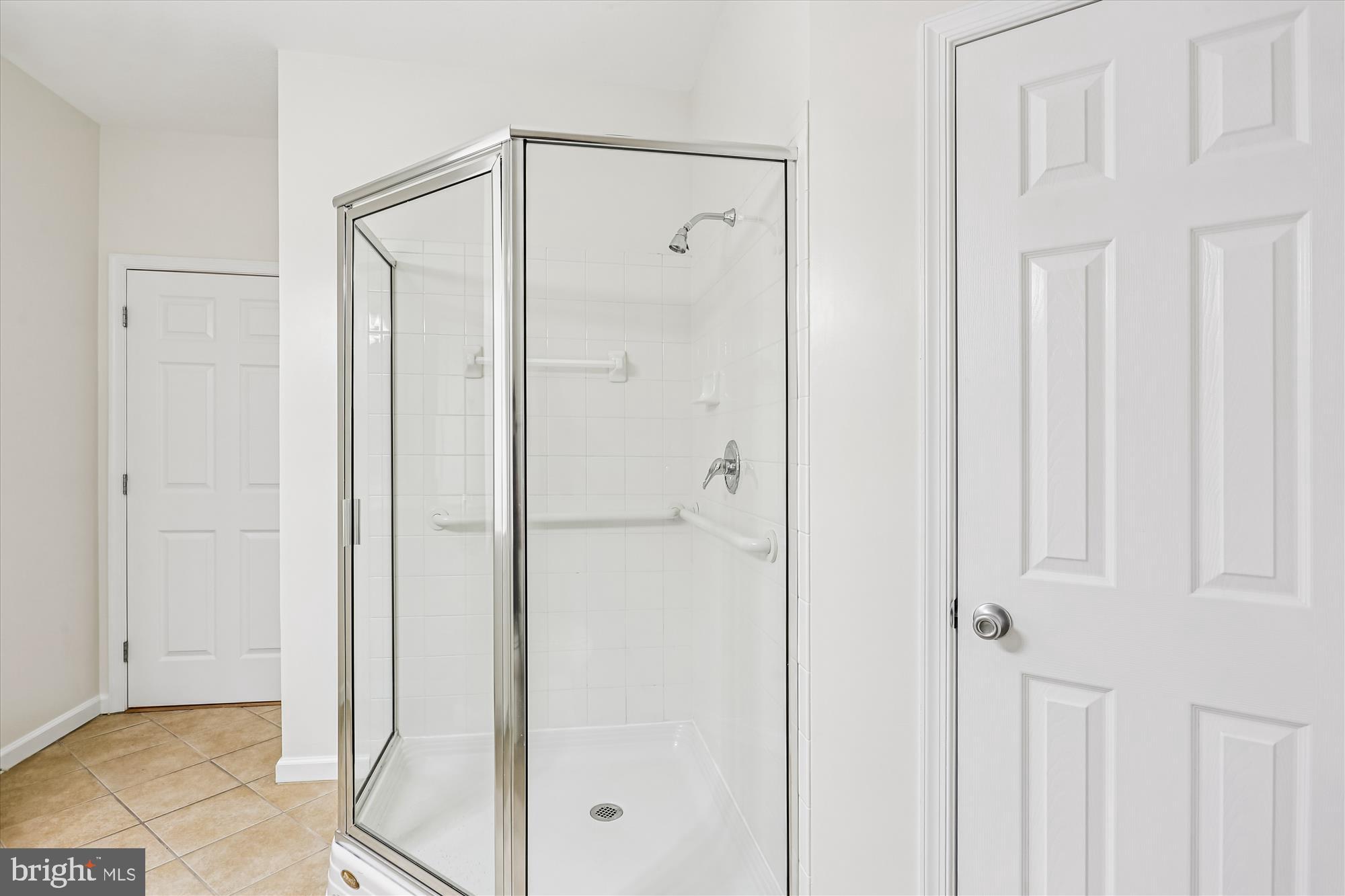 23 Arch Place, Unit 273 Gaithersburg, MD 20878 - Photo 38 of 103 Bath