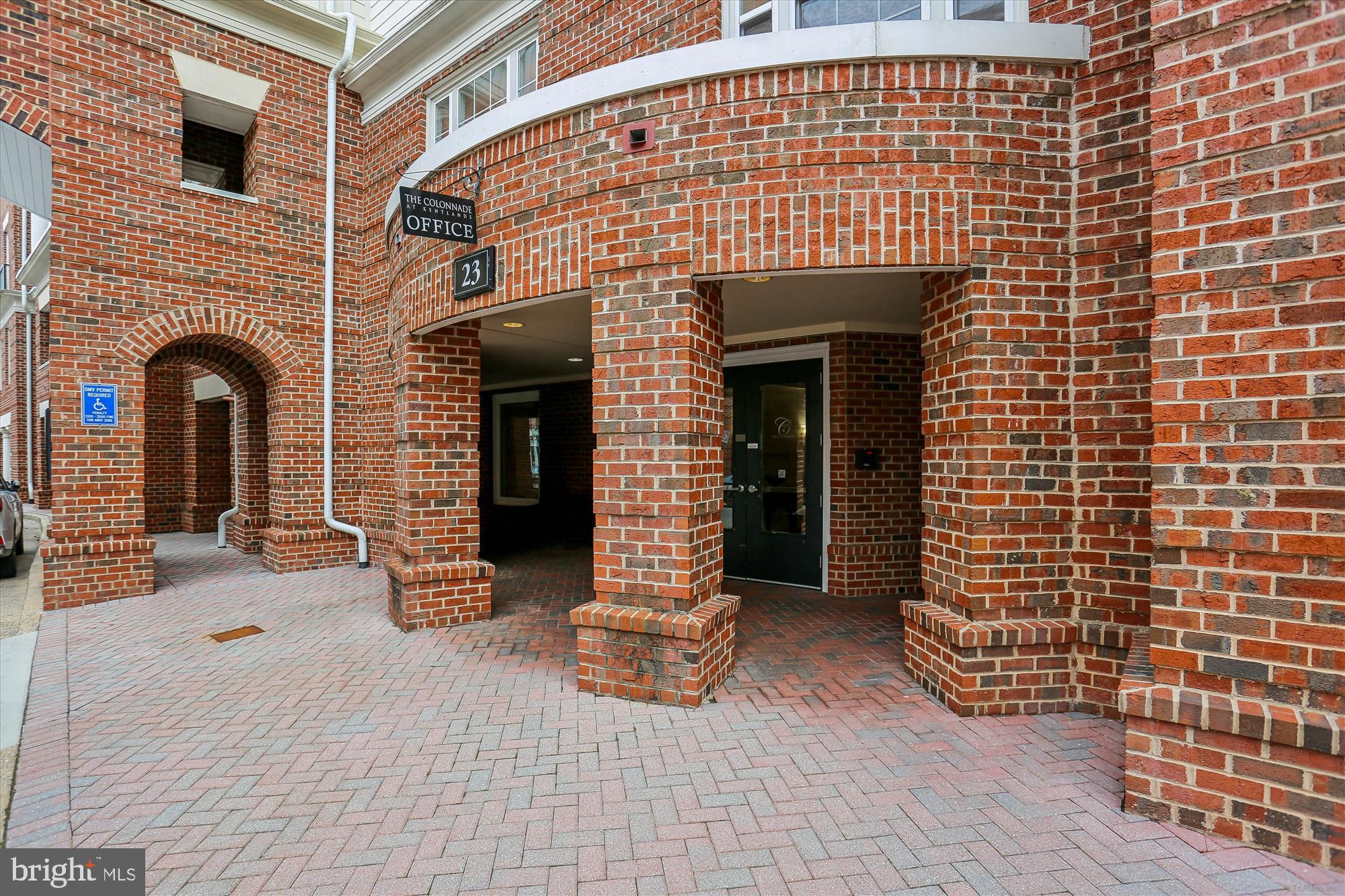23 Arch Place, Unit 273 Gaithersburg, MD 20878 - Photo 72 of 103 a front view of a building with a garden