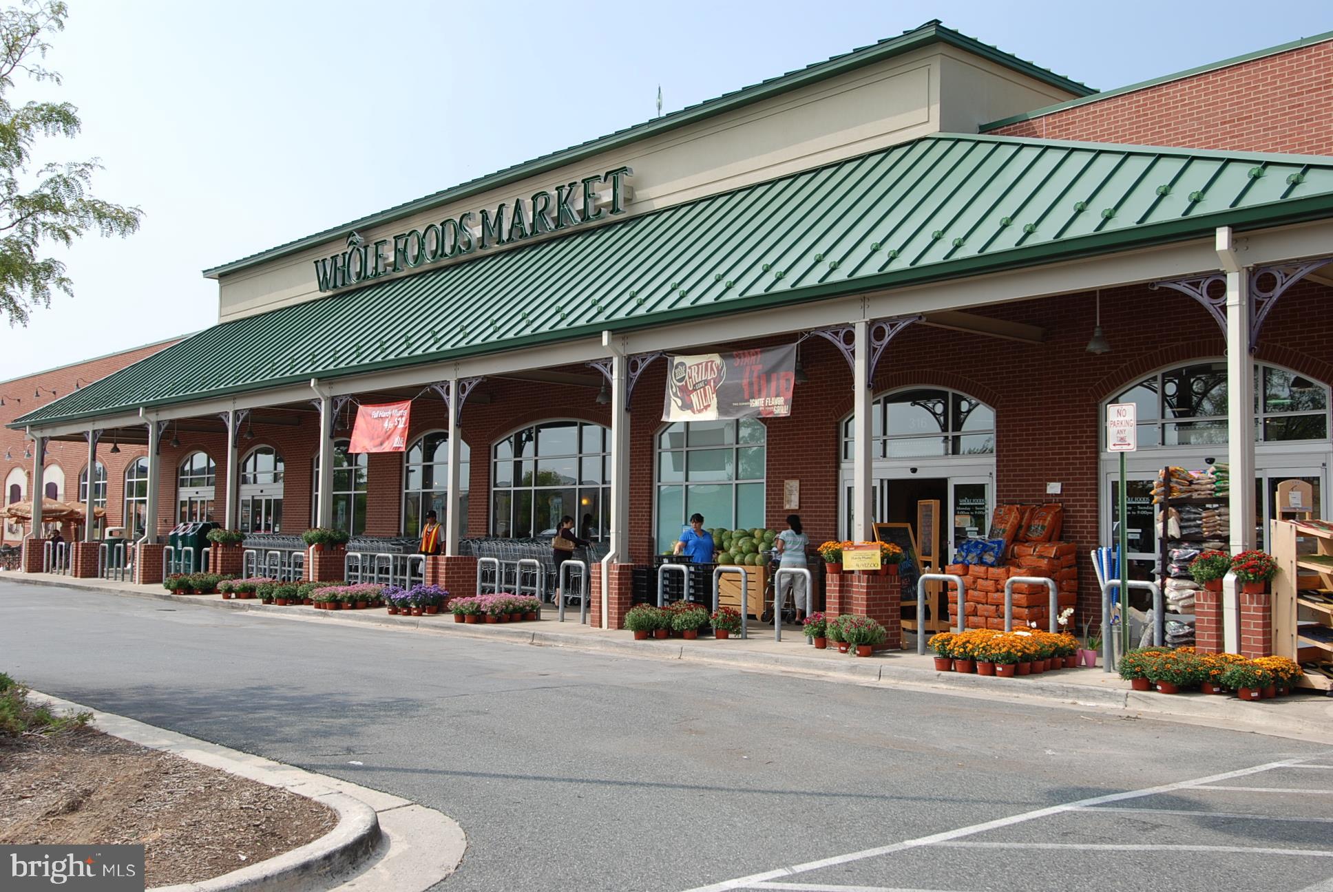 23 Arch Place, Unit 273 Gaithersburg, MD 20878 - Photo 78 of 103 Kentlands Market Square-Whole Foods