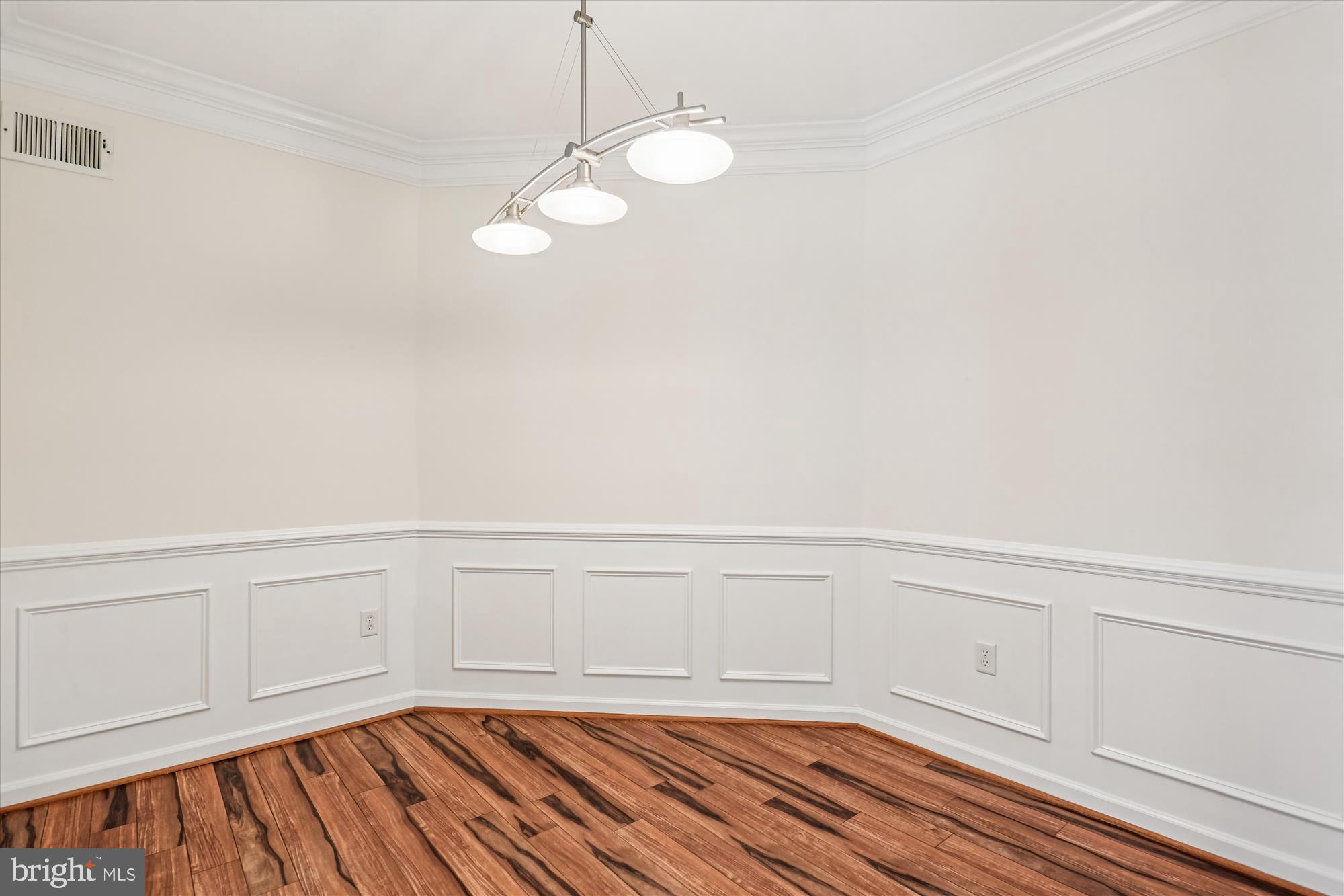 23 Arch Place, Unit 273 Gaithersburg, MD 20878 - Photo 10 of 103 Dining Room