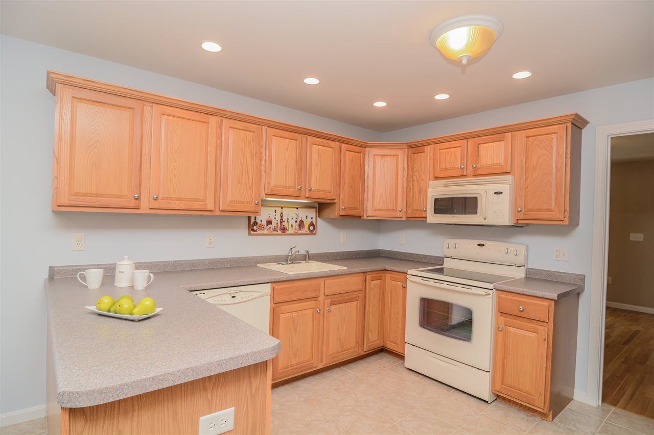 55 Brookview Road Windham, NH 03087 - Photo 3 of 40