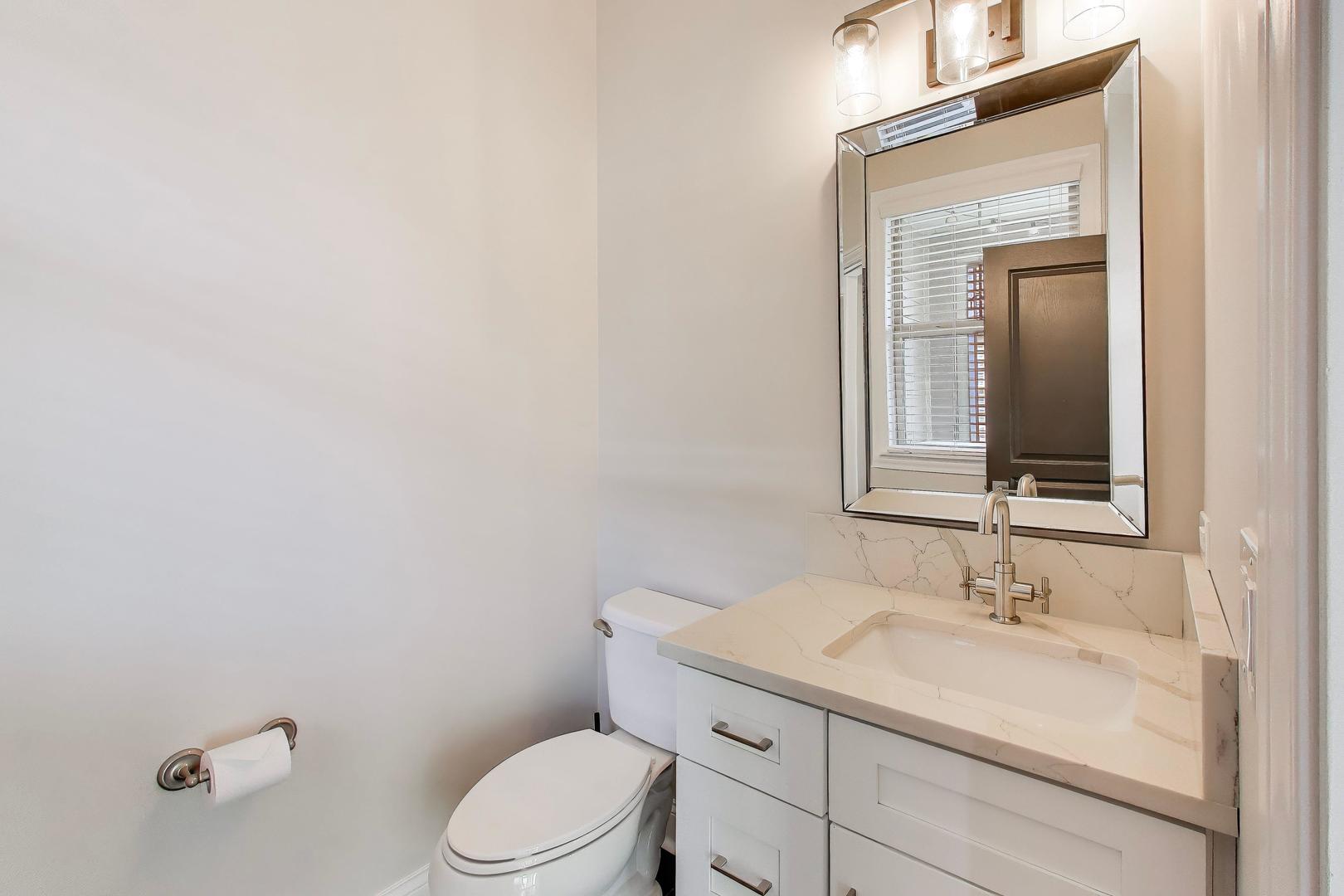 313 South NW Highway, Unit 2 Park Ridge, IL 60068 - Photo 19 of 35 Gallery Image 19