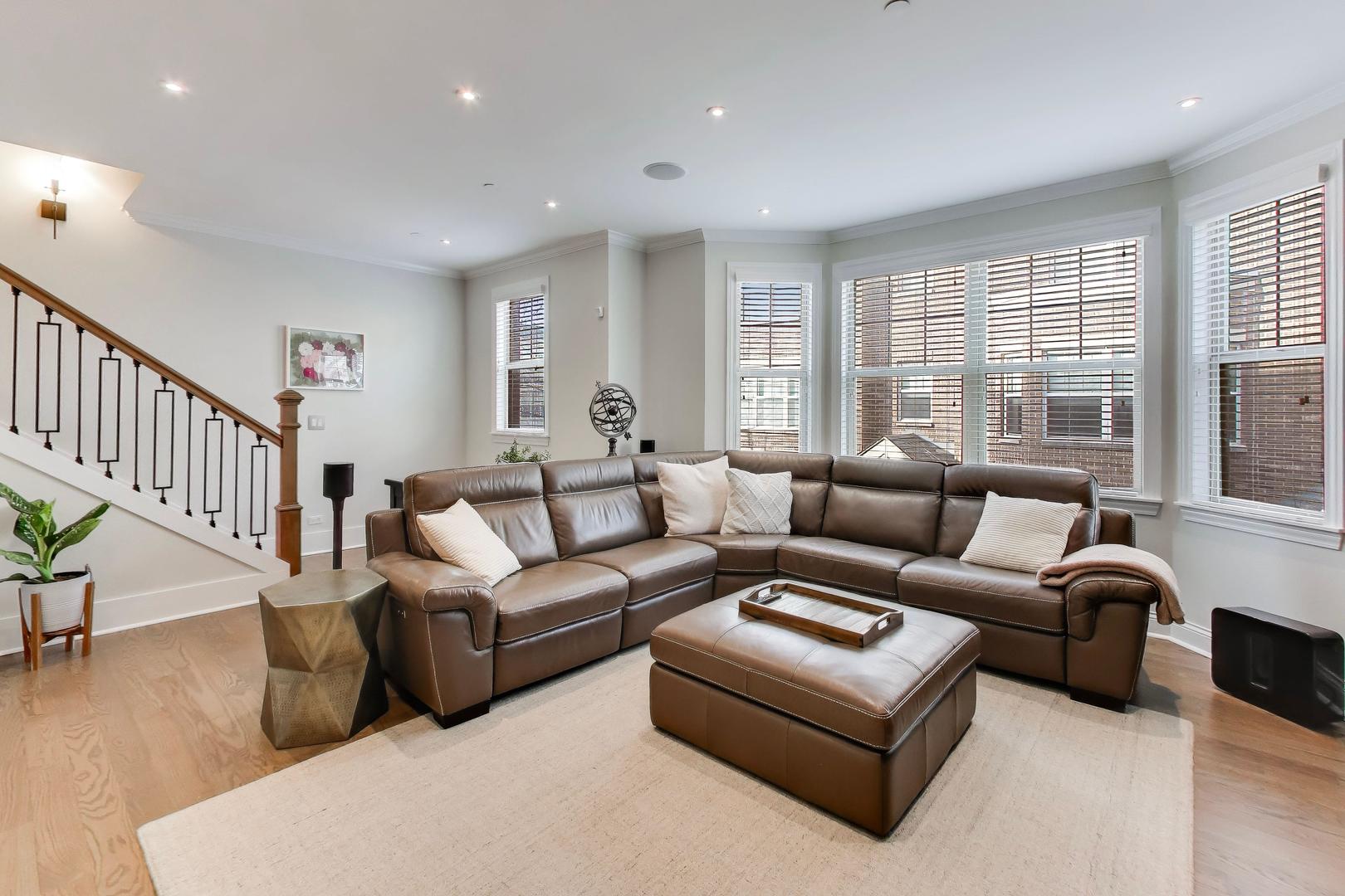 313 South NW Highway, Unit 2 Park Ridge, IL 60068 - Photo 9 of 35 Gallery Image 9