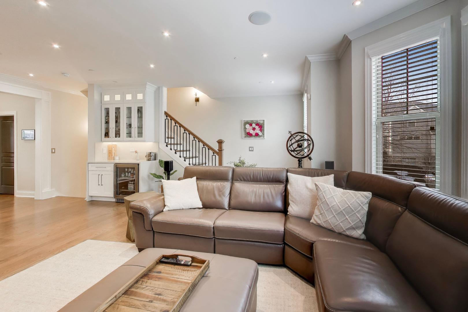 313 South NW Highway, Unit 2 Park Ridge, IL 60068 - Photo 10 of 35 Gallery Image 10