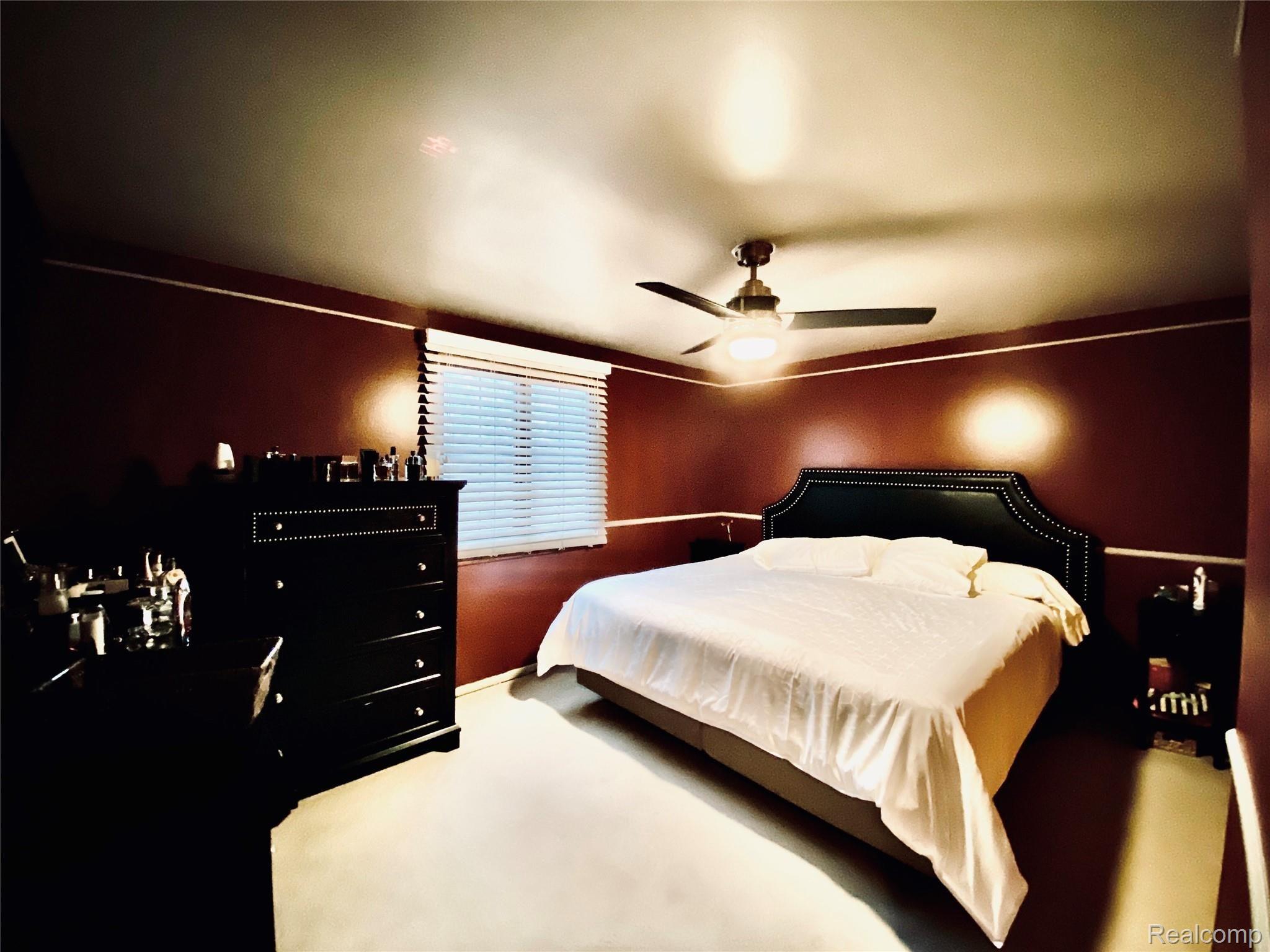 18484 Davidson Road Fraser, MI 48026 - Photo 31 of 45 Master Bedroom.JPG