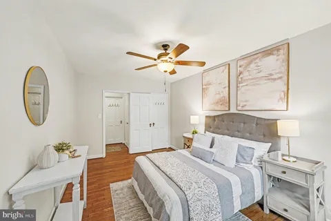 $285,000 | 211 East Glebe Road, Unit D, Alexandria, VA 22305