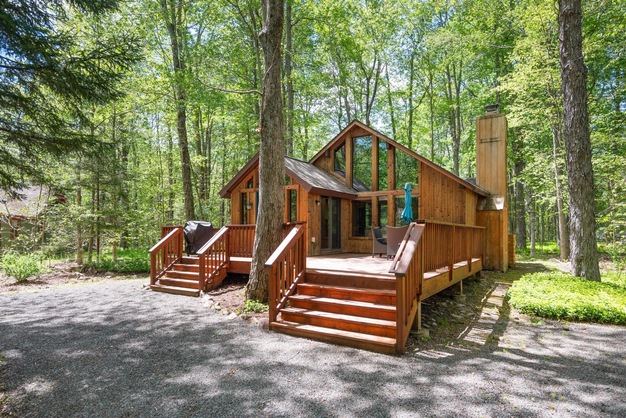 2107 Oak Road Pocono Pines, PA 18350 - Photo 3 of 41 DSC_2425