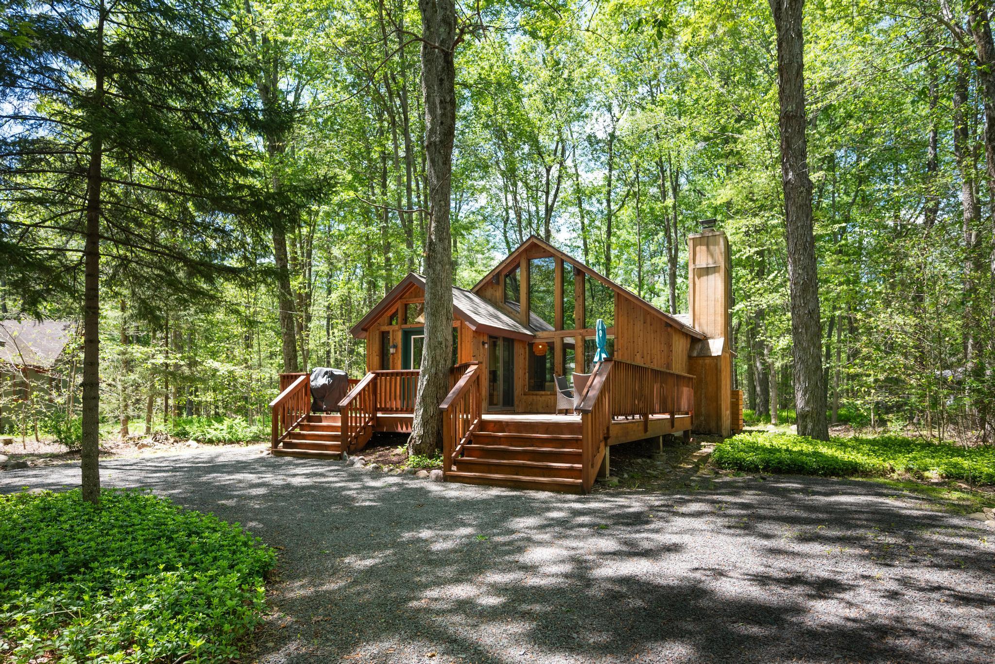 2107 Oak Road Pocono Pines, PA 18350 - Photo 35 of 41 DSC_2345