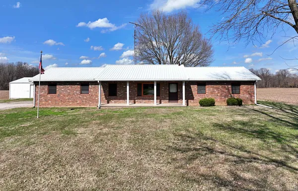 $359,500 | 1570 East 300 South, Washington, IN 47501