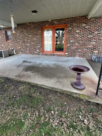 $327,000 | 1570 East 300 South, Washington, IN 47501