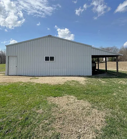 $327,000 | 1570 East 300 South, Washington, IN 47501