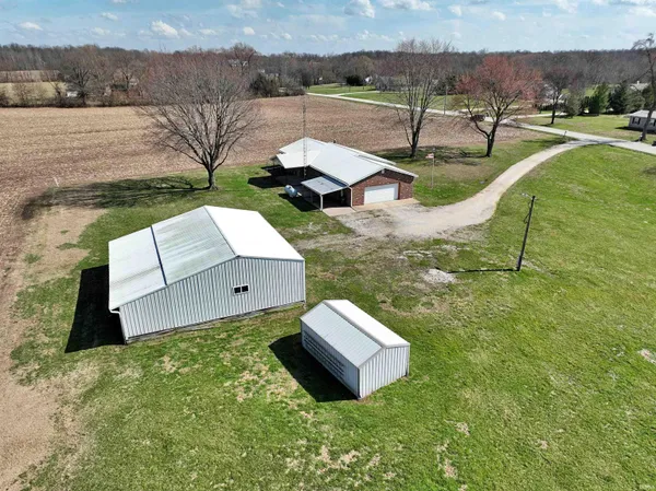 $327,000 | 1570 East 300 South, Washington, IN 47501