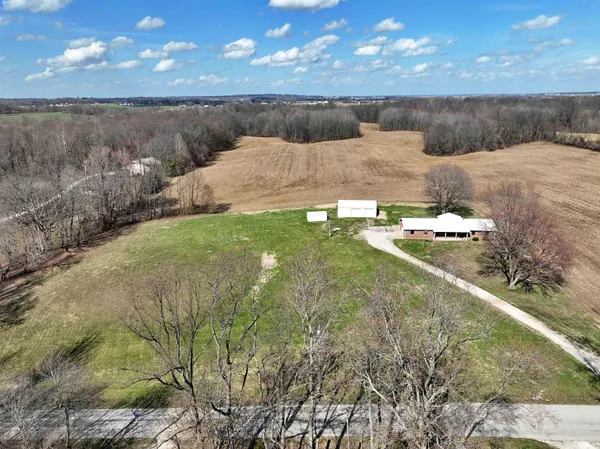 $327,000 | 1570 East 300 South, Washington, IN 47501