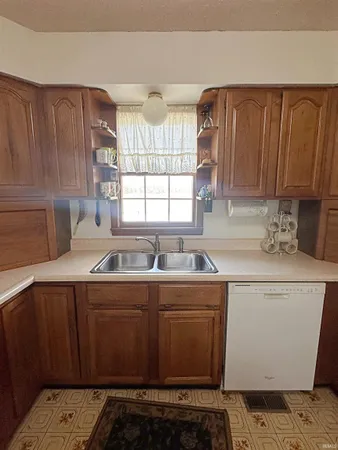$327,000 | 1570 East 300 South, Washington, IN 47501