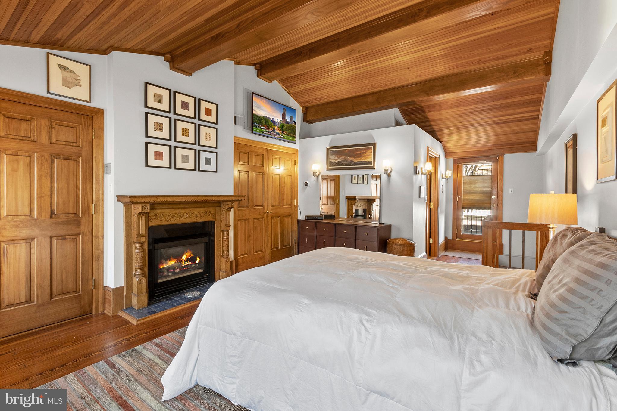 334 South 19th Street Philadelphia, PA 19103 - Photo 17 of 30 Primary Bedroom - 3rd Floor