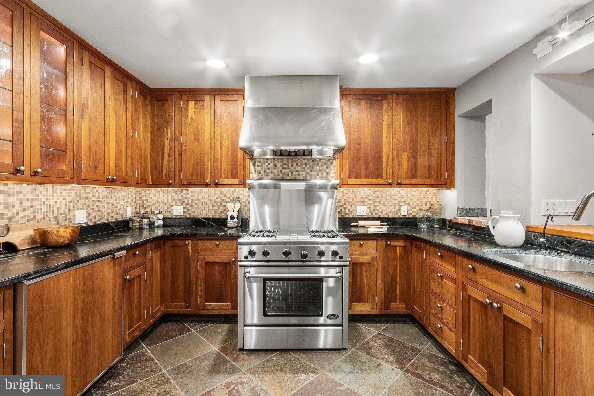 334 South 19th Street Philadelphia, PA 19103 - Photo 6 of 30