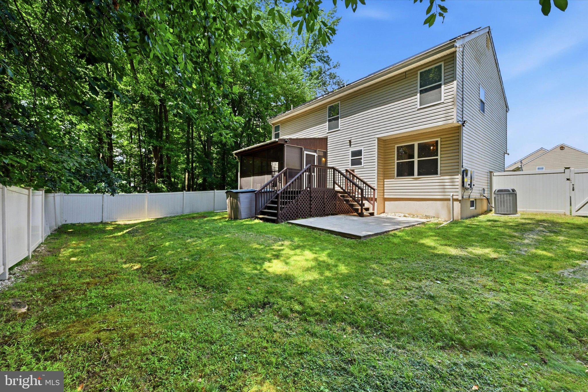 915 Rue Madora Bear, DE 19701 - Photo 4 of 14 Charming backyard retreat awaits you!