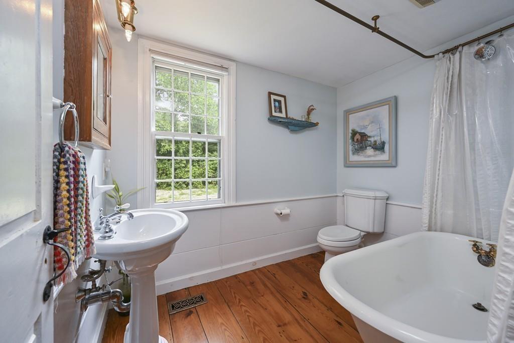 153 Wapping Road Kingston, MA 02364 - Photo 8 of 27