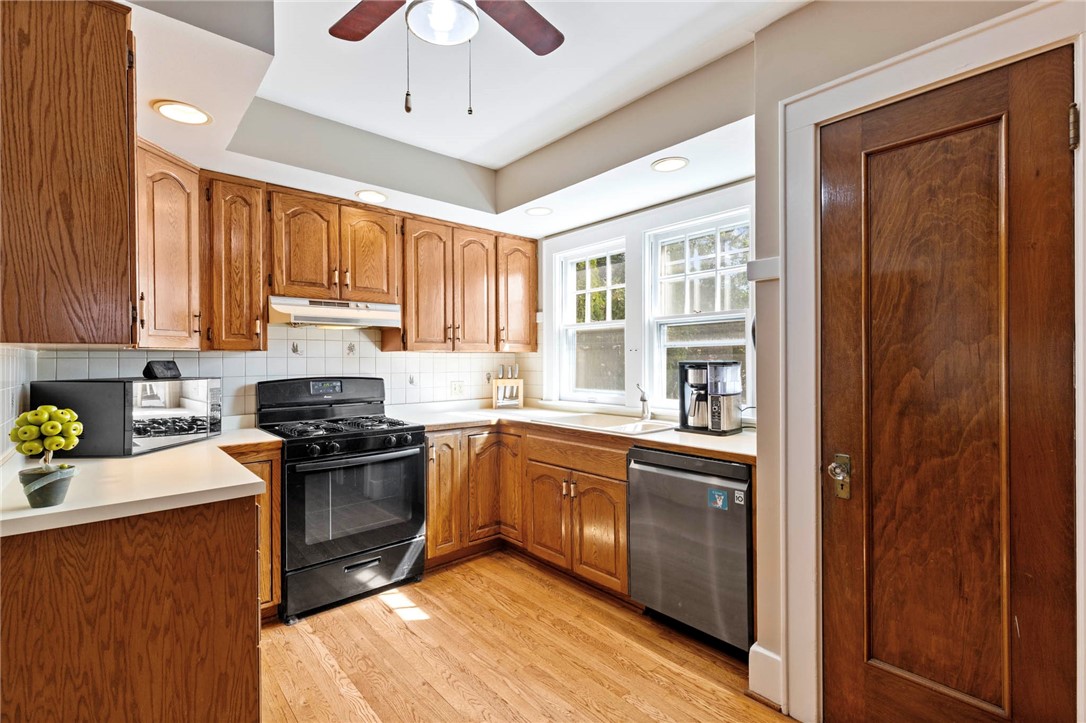 345 Hurstbourne Road Irondequoit, NY 14609 - Photo 13 of 34