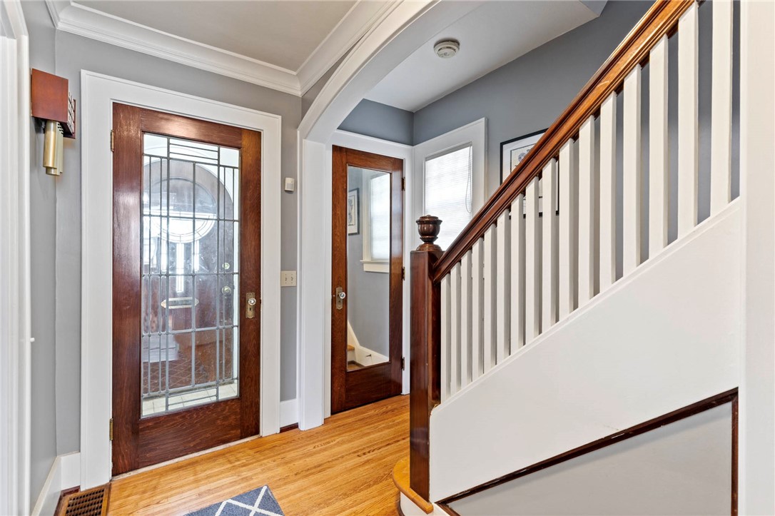 345 Hurstbourne Road Irondequoit, NY 14609 - Photo 4 of 34