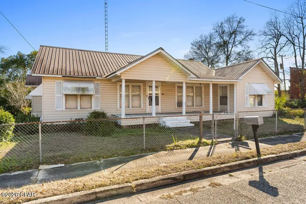 $99,900 | 987 7th Avenue, Graceville, FL 32440