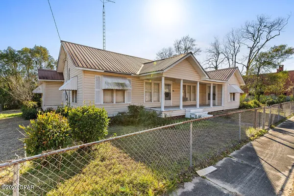 $99,900 | 987 7th Avenue, Graceville, FL 32440