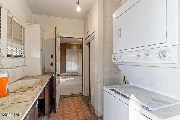 $99,900 | 987 7th Avenue, Graceville, FL 32440