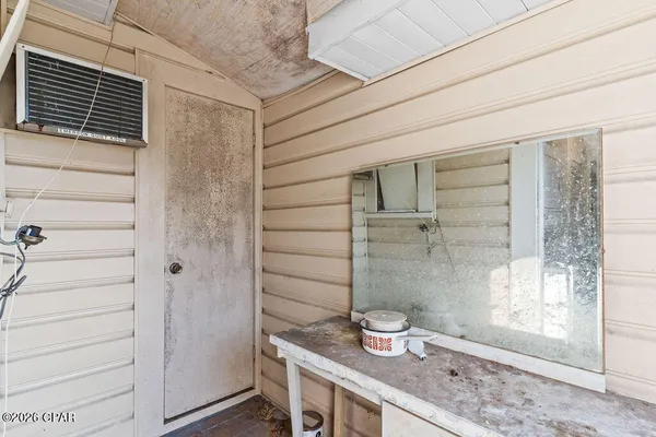 $99,900 | 987 7th Avenue, Graceville, FL 32440