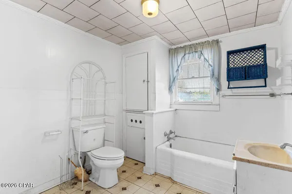 $99,900 | 987 7th Avenue, Graceville, FL 32440