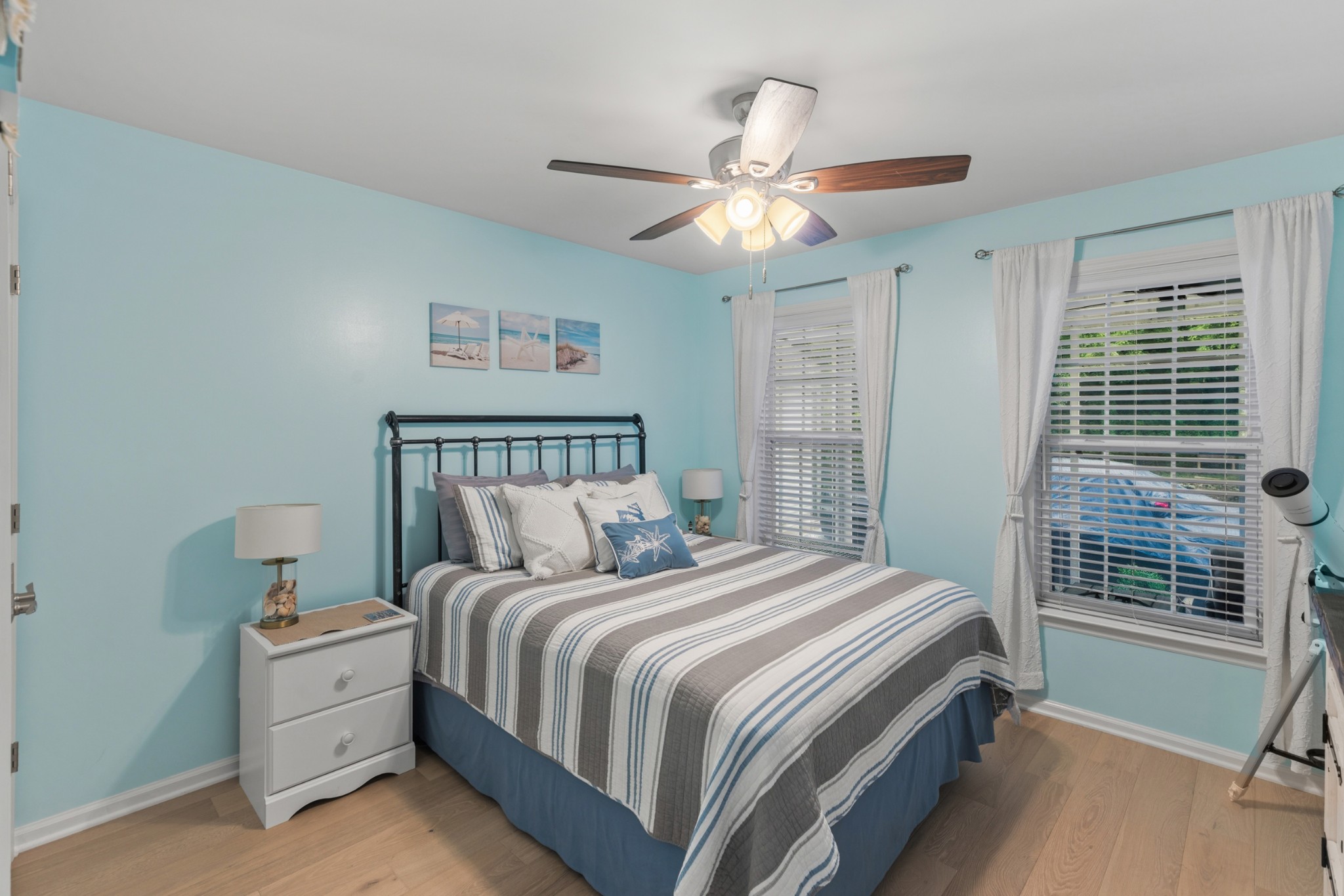 454 Campbell Hollow Road Bethpage, TN 37022 - Photo 36 of 57 a bedroom with a large bed and a window