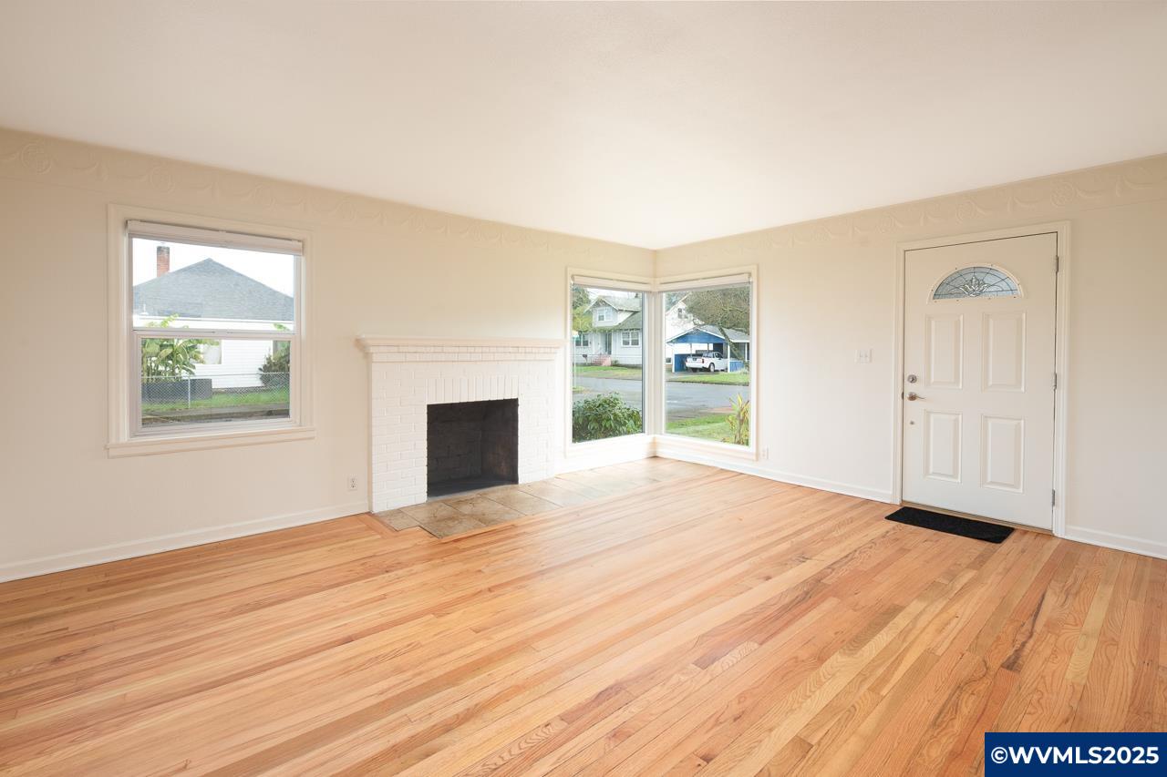 742 Walnut Street Lebanon, OR 97355 - Photo 11 of 42 Gallery Image 11