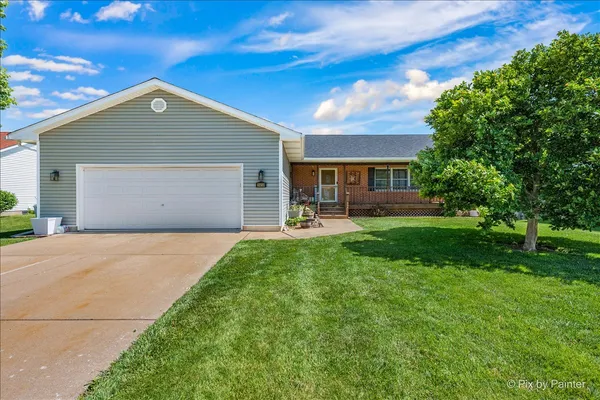$379,900 | 1019 Sandhurst Drive, Sandwich, IL 60548