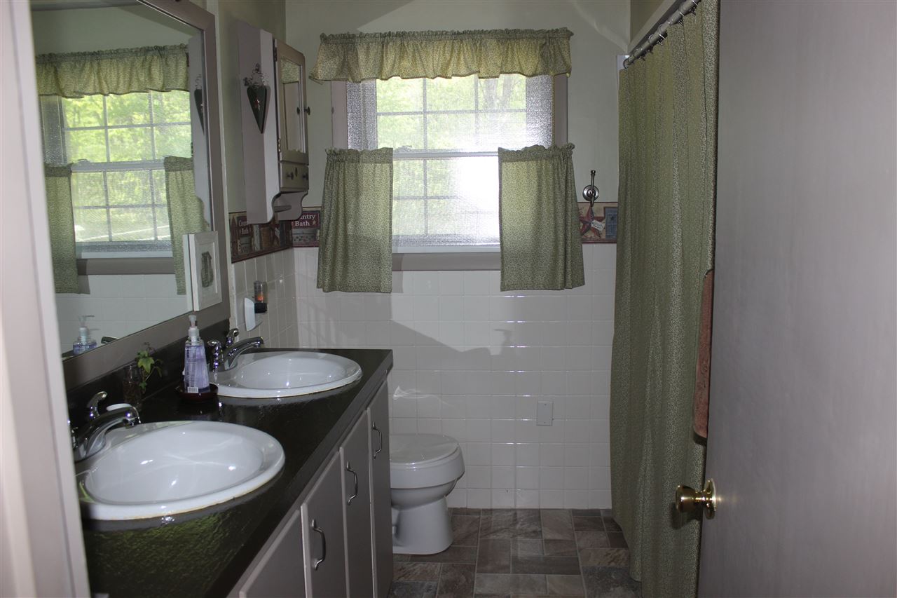 131 Watson Road Exeter, NH 03833 - Photo 8 of 39