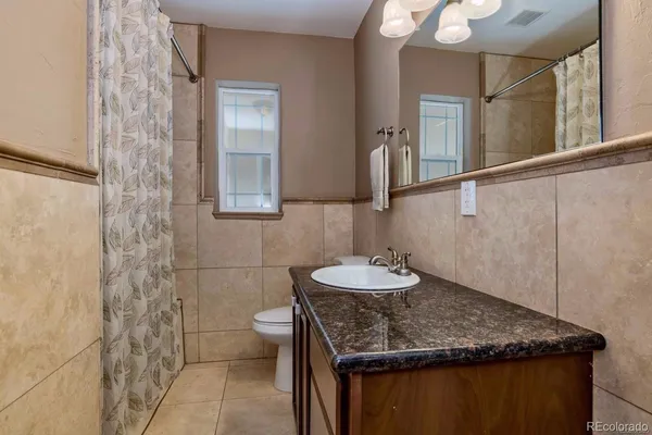 $3,850 | 1240 Cherry Street, Denver, CO 80220