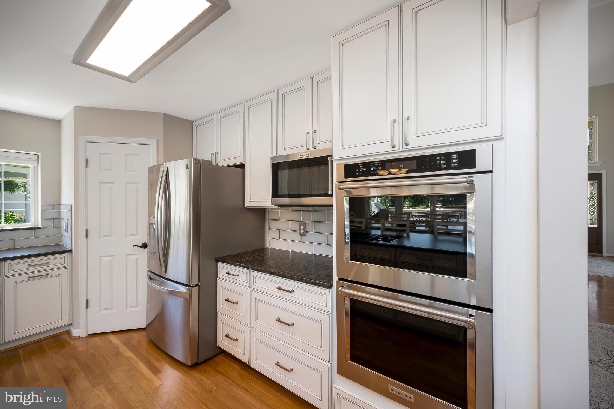 110 Lee Circle Locust Grove, VA 22508 - Photo 14 of 67 Stainless appliances and double ovens