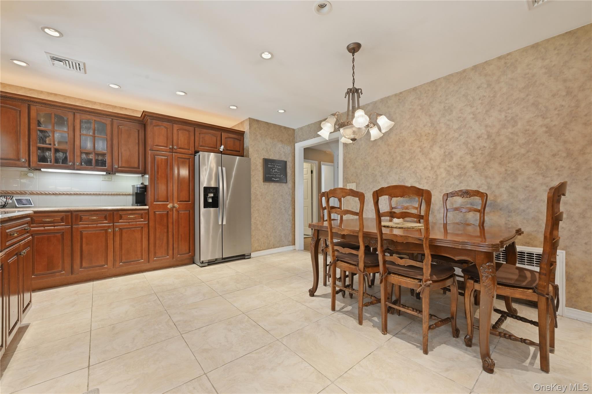 11 Rumson Road Massapequa, NY 11758 - Photo 14 of 31