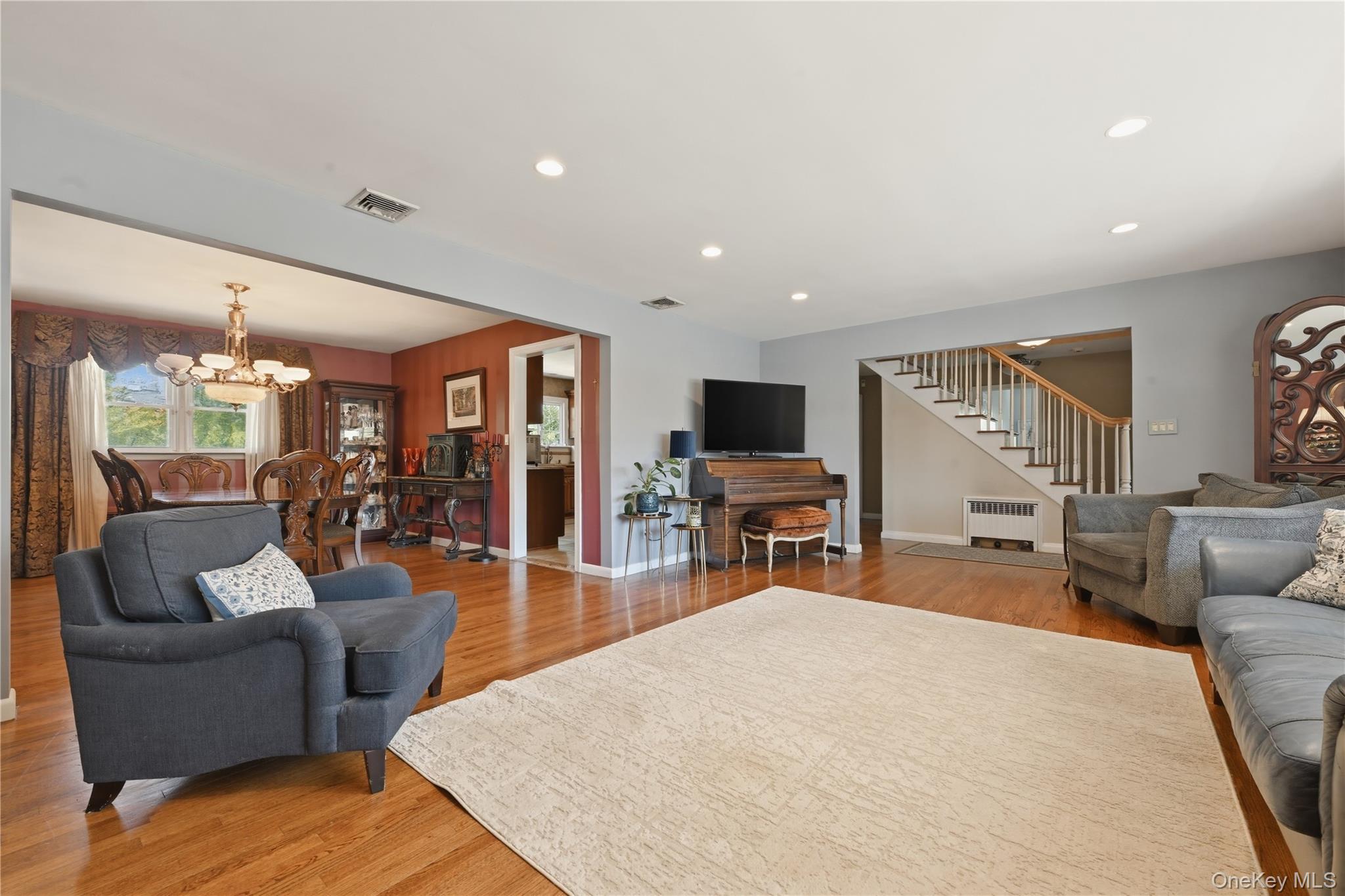 11 Rumson Road Massapequa, NY 11758 - Photo 8 of 31
