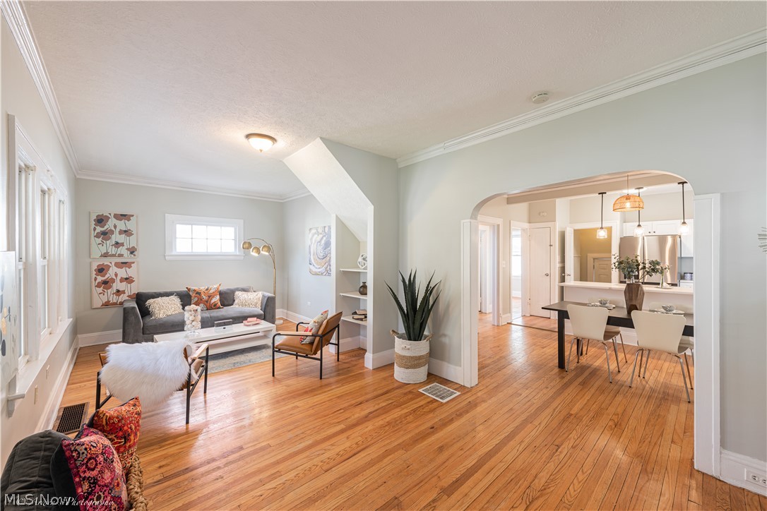 3264 Silsby Road Cleveland, OH 44118 - Photo 2 of 30 Gallery Image 2