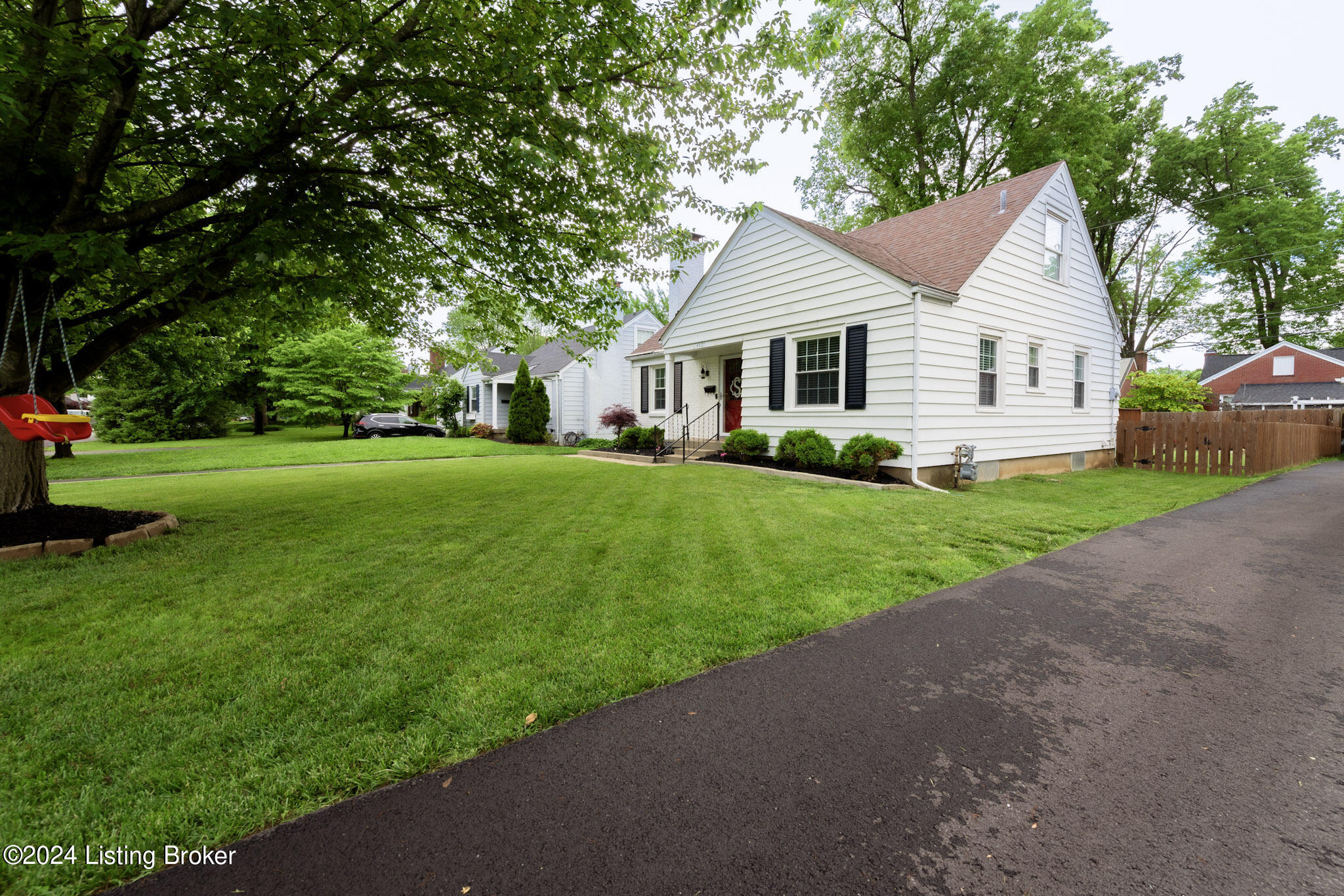 4027 Alton Road Louisville, KY 40207 - Photo 25 of 26 27