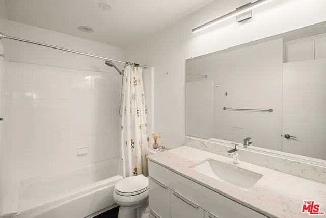 $3,495 | 834 6th Street, Unit 202, Santa Monica, CA 90403