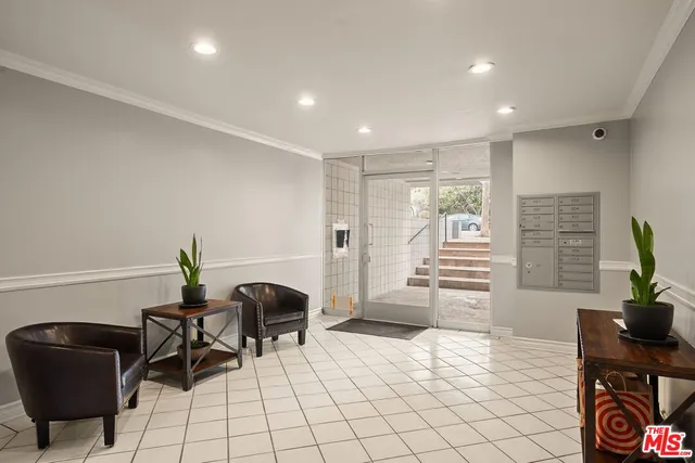 $3,495 | 834 6th Street, Unit 202, Santa Monica, CA 90403